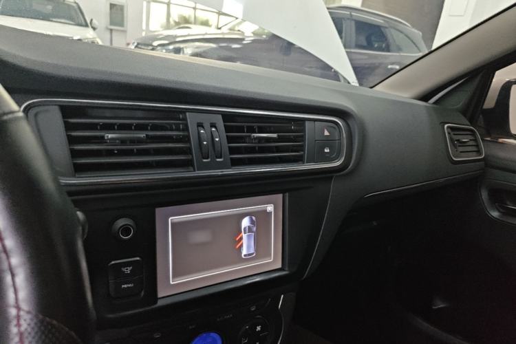 Used Citroen C3-XR 2015 1.6L Manual Pioneer Model Center Console