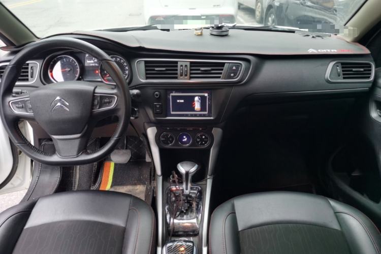 Used Citroen C3-XR 2015 1.6THP Automatic Pioneer Model Center Console