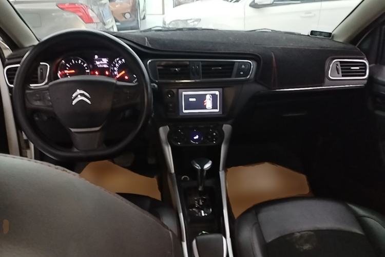 Used Citroen C3-XR 2015 1.6THP Automatic Pioneer Model Center Console
