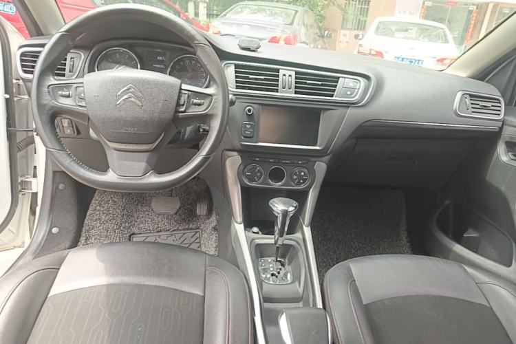 Used Citroen C3-XR 2015 1.6L Automatic Pioneer Model Center Console