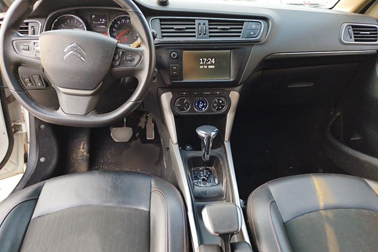Used Citroen C3-XR 2015 1.6L Automatic Smart Version Center Console