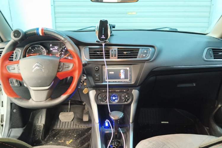 Used Citroen C3-XR 2015 1.6L Automatic Pioneer Model Center Console