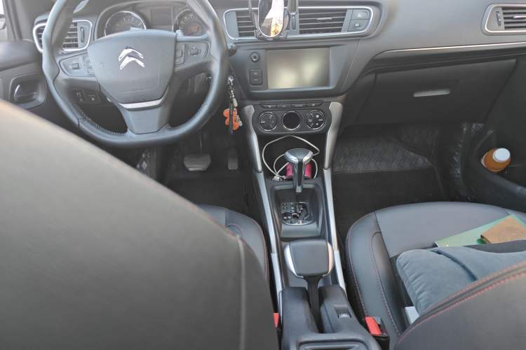 Used Citroen C3-XR 2015 1.6L Automatic Pioneer Model Center Console