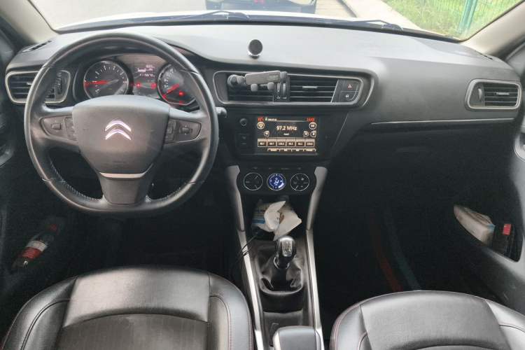 Used Citroen C3-XR 2015 1.6L Manual Pioneer Model Center Console