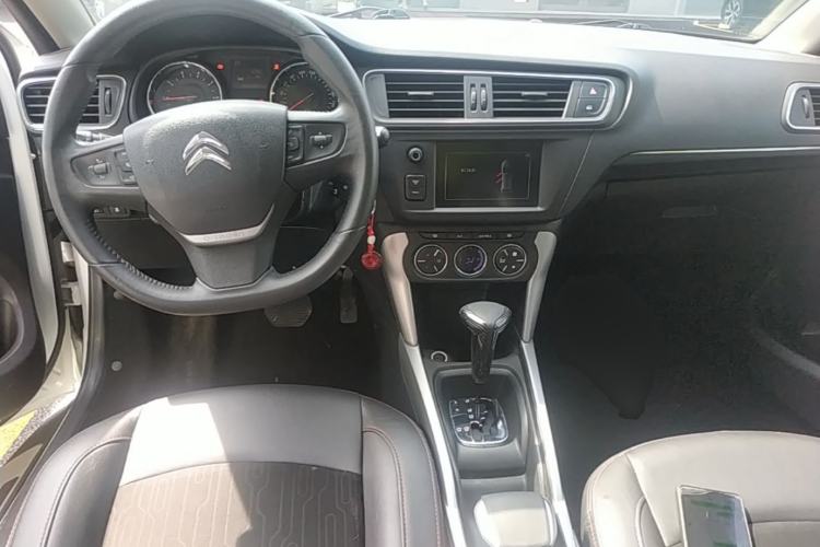 Used Citroen C3-XR 2015 1.6L Automatic Pioneer Model Center Console
