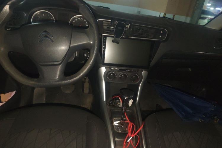 Used Citroen C3-XR 2015 1.6L Automatic Fashion Model Center Console