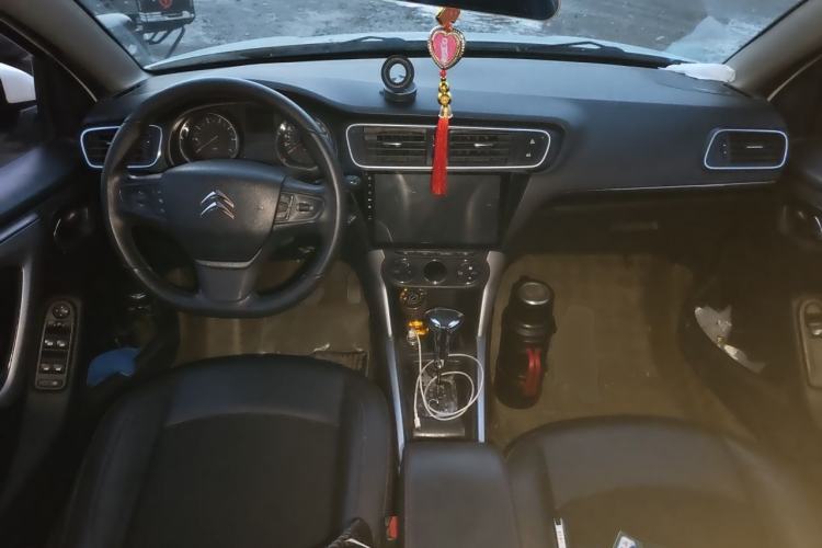 Used Citroen C3-XR 2015 1.6L Automatic Pioneer Model Center Console