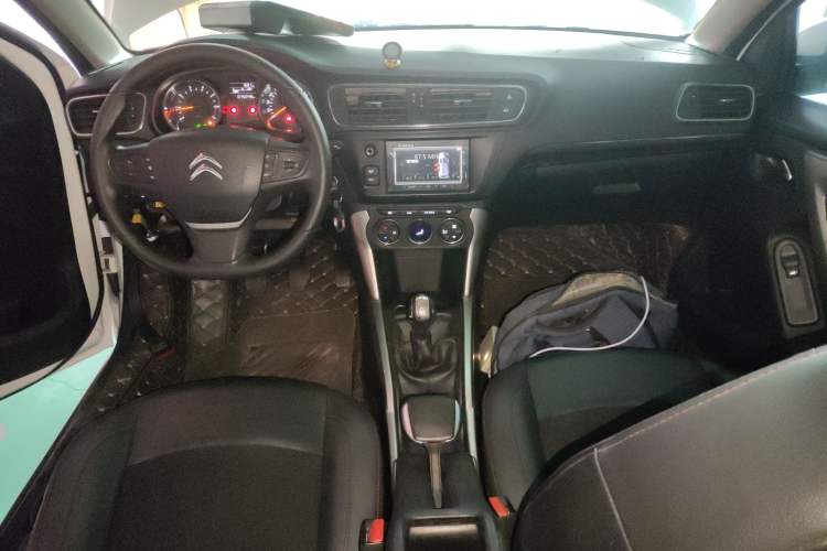 Used Citroen C3-XR 2015 1.6L Manual Pioneer Model Center Console