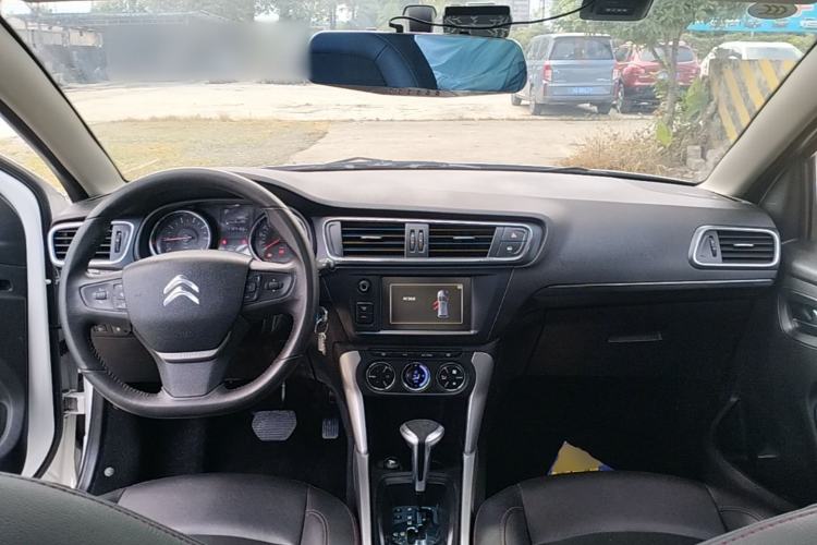 Used Citroen C3-XR 2015 1.6L Automatic Pioneer Model Center Console