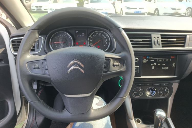 Used Citroen C3-XR 2015 1.6L Automatic Pioneer Model Center Console