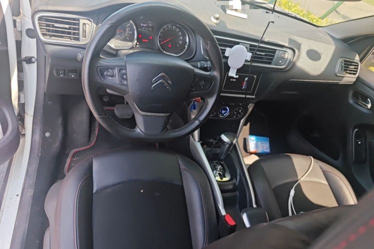 Used Citroen C3-XR 2015 1.6L Automatic Pioneer Model Center Console