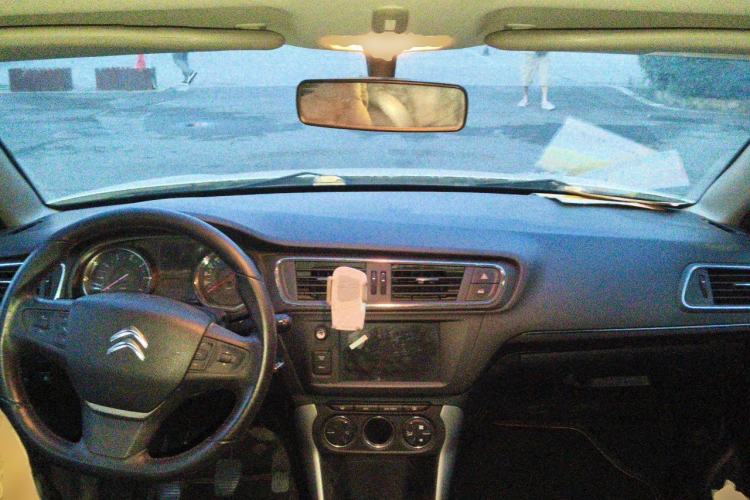 Used Citroen C3-XR 2015 1.6L Manual Pioneer Model Center Console