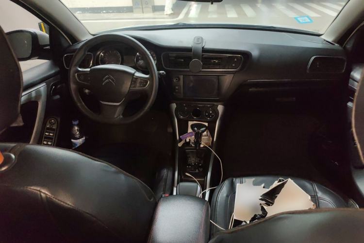 Used Citroen C3-XR 2015 1.6THP Automatic Pioneer Model Center Console