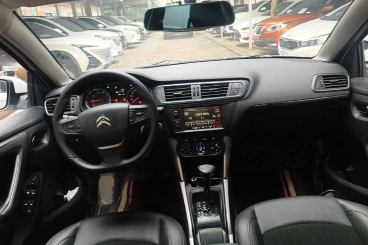 Used Citroen C3-XR 2015 1.6L Automatic Pioneer Model Center Console