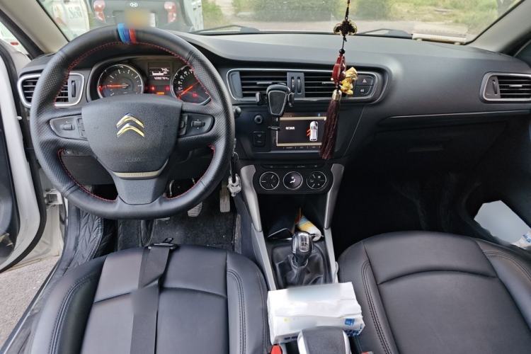 Used Citroen C3-XR 2015 1.6L Manual Pioneer Model Center Console