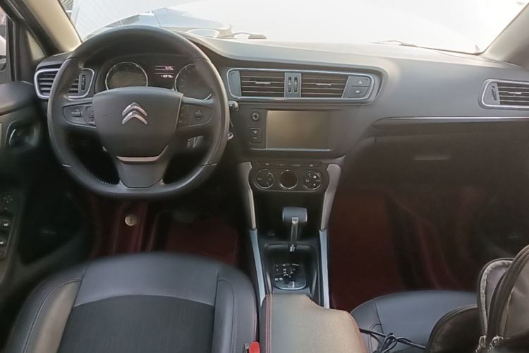 Used Citroen C3-XR 2015 1.6THP Automatic Pioneer Model Center Console