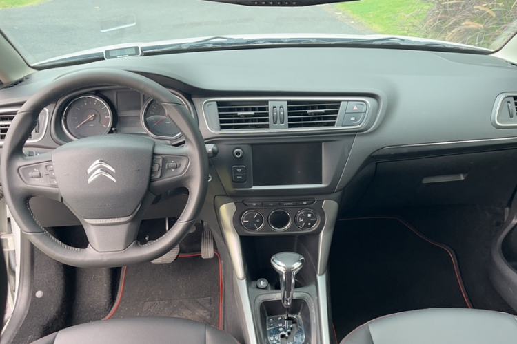 Used Citroen C3-XR 2015 1.6L Automatic Pioneer Model Center Console