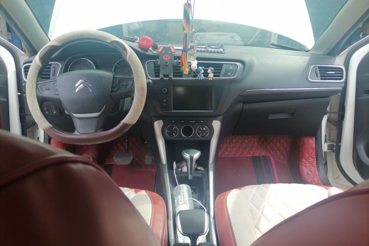 Used Citroen C3-XR 2015 1.6L Automatic Pioneer Model Center Console