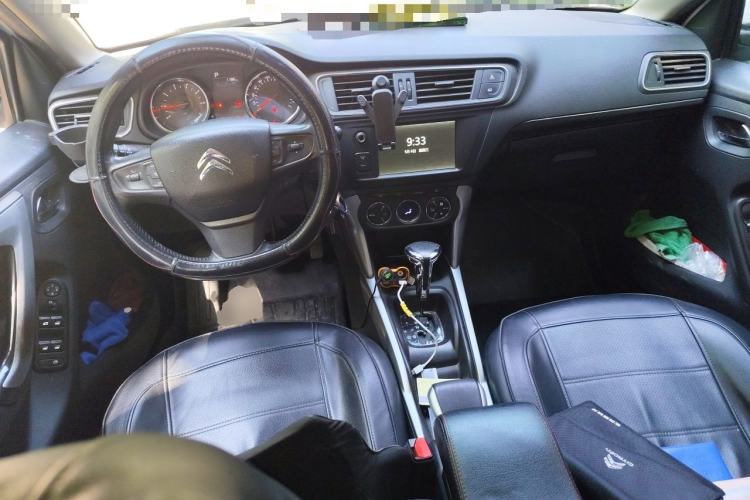 Used Citroen C3-XR 2015 1.6L Automatic Pioneer Model Center Console