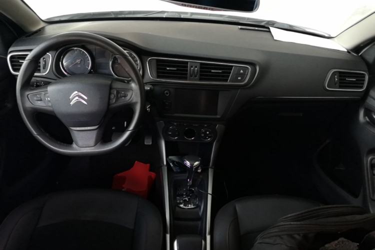 Used Citroen C3-XR 2015 1.6L Automatic Pioneer Model Center Console