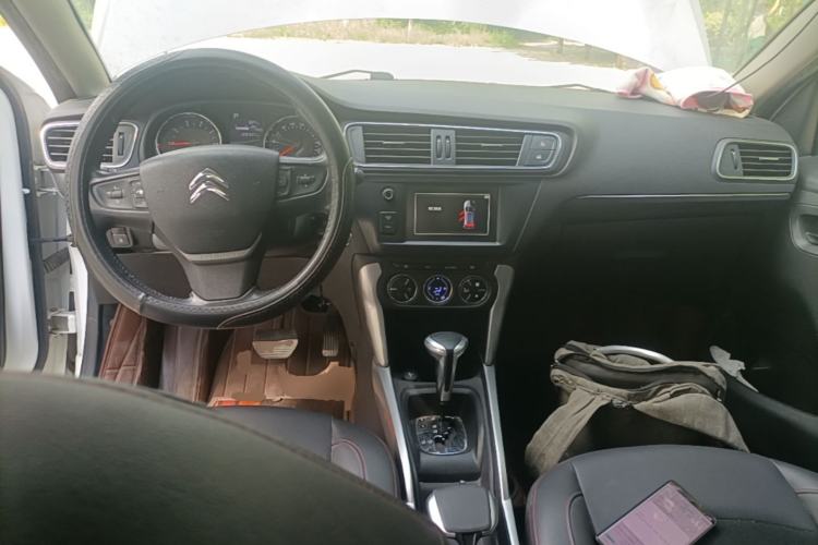Used Citroen C3-XR 2015 1.6L Automatic Pioneer Model Center Console
