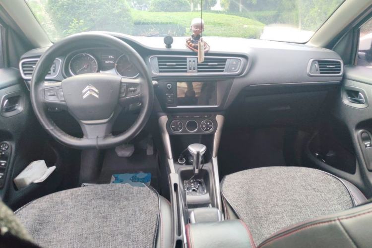 Used Citroen C3-XR 2015 1.6L Automatic Pioneer Model Center Console