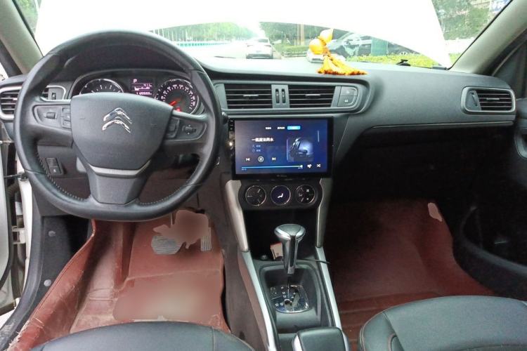 Used Citroen C3-XR 2015 1.6L Automatic Pioneer Model Center Console