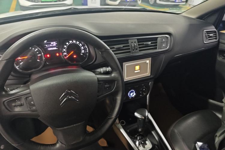 Used Citroen C3-XR 2015 1.6THP Automatic Pioneer Model Center Console