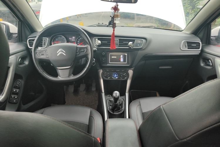 Used Citroen C3-XR 2015 1.6L Manual Pioneer Model Center Console
