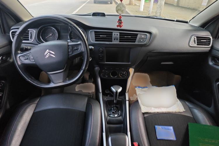 Used Citroen C3-XR 2015 1.6L Automatic Smart Version Center Console