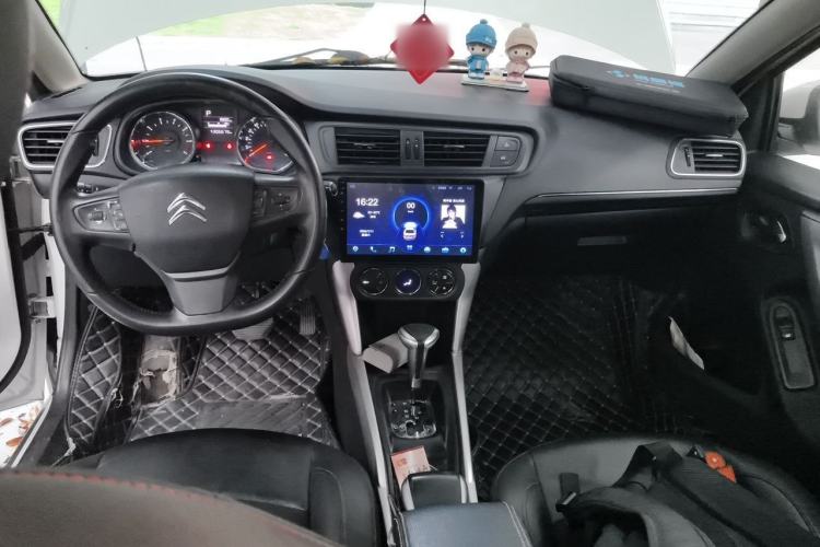 Used Citroen C3-XR 2015 1.6L Automatic Pioneer Model Center Console