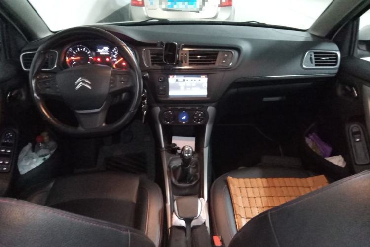Used Citroen C3-XR 2015 1.6L Manual Pioneer Model Center Console
