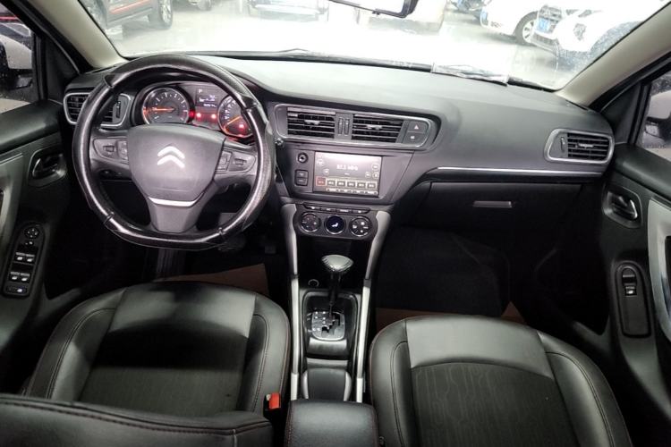 Used Citroen C3-XR 2015 1.6L Automatic Pioneer Model Center Console