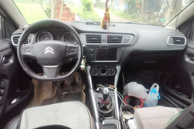 Used Citroen C3-XR 2015 1.6L Manual Pioneer Model Center Console