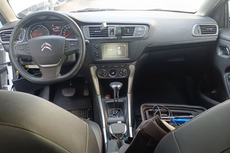 Used Citroen C3-XR 2015 1.6L Automatic Smart Version Center Console