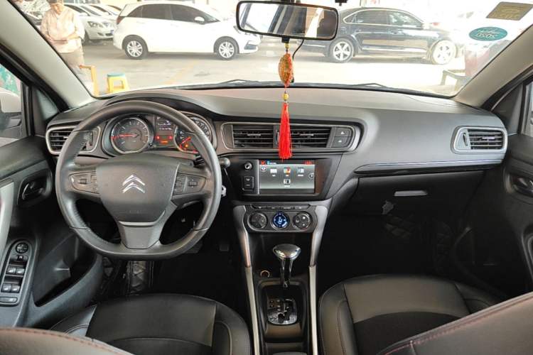 Used Citroen C3-XR 2015 1.6L Automatic Pioneer Model Center Console