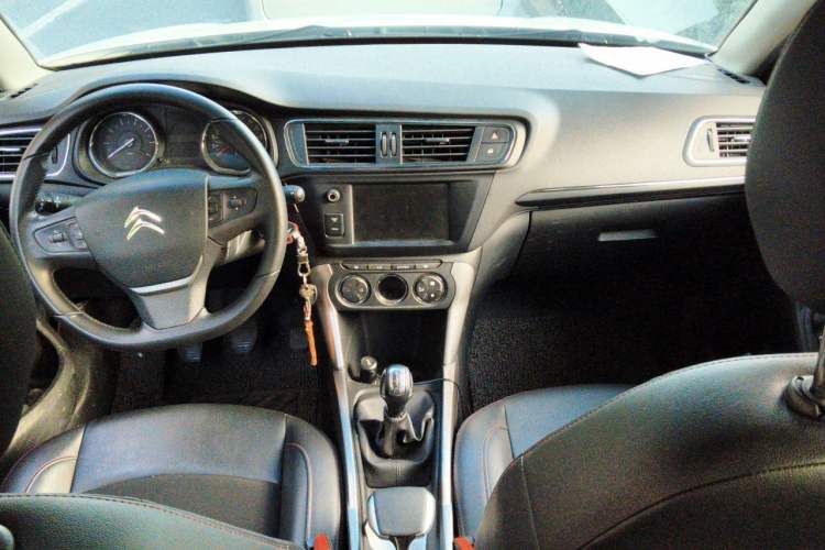 Used Citroen C3-XR 2015 1.6L Manual Pioneer Model Center Console