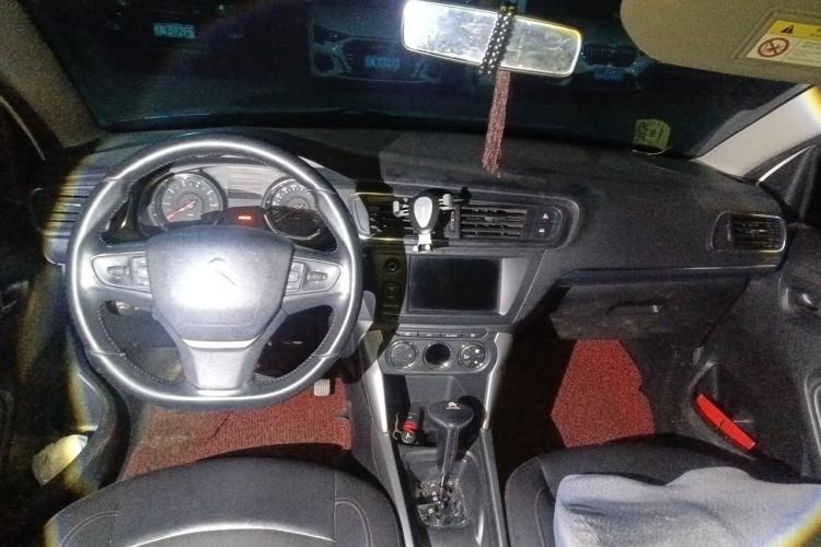 Used Citroen C3-XR 2015 1.6THP Automatic Smart Model Center Console