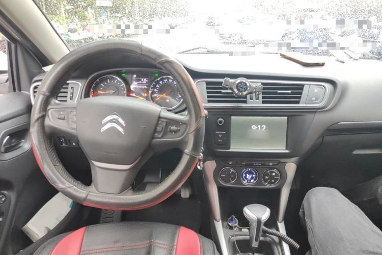 Used Citroen C3-XR 2015 1.6L Automatic Pioneer Model Center Console