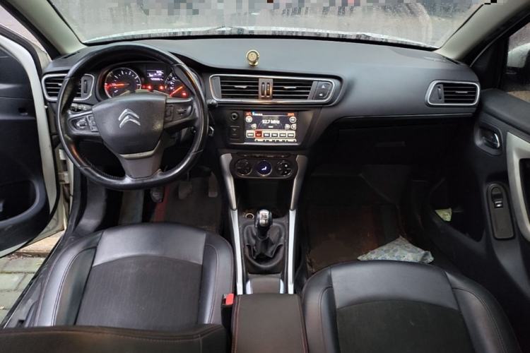 Used Citroen C3-XR 2015 1.6L Manual Pioneer Model Center Console