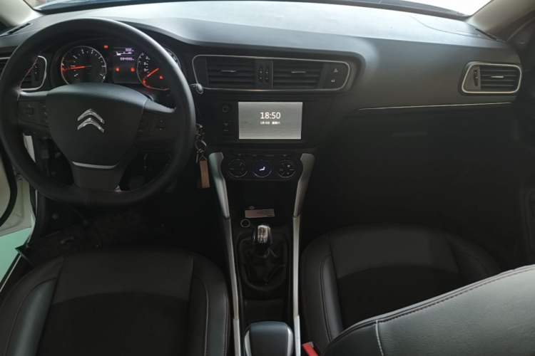 Used Citroen C3-XR 2015 1.6L Manual Pioneer Model Center Console