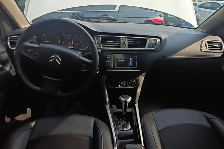 Used Citroen C3-XR 2015 1.6L Automatic Pioneer Model Center Console