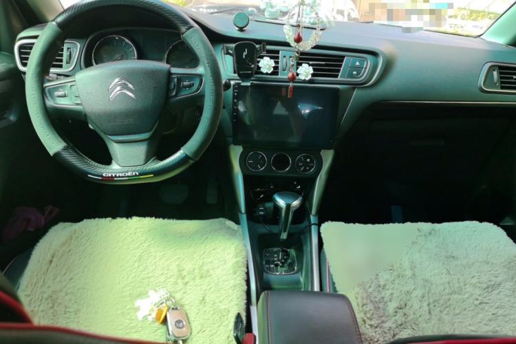 Used Citroen C3-XR 2015 1.6L Automatic Pioneer Model Center Console