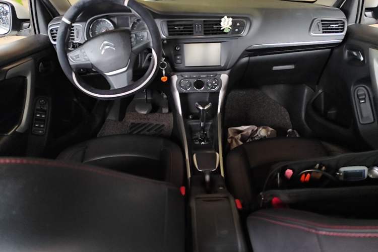 Used Citroen C3-XR 2015 1.6L Automatic Pioneer Model Center Console