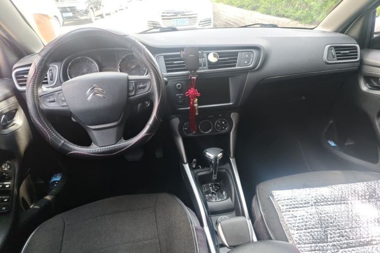 Used Citroen C3-XR 2015 1.6THP Automatic Pioneer Model Center Console