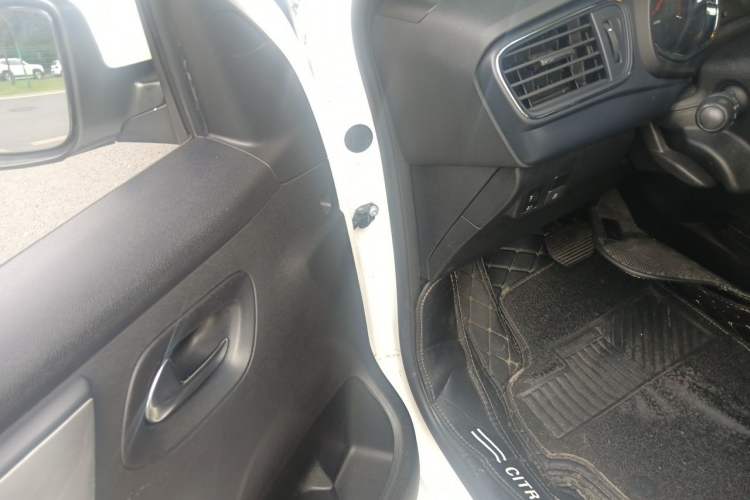 Used Citroen C3-XR 2015 1.6L Automatic Pioneer Model Driver Seat