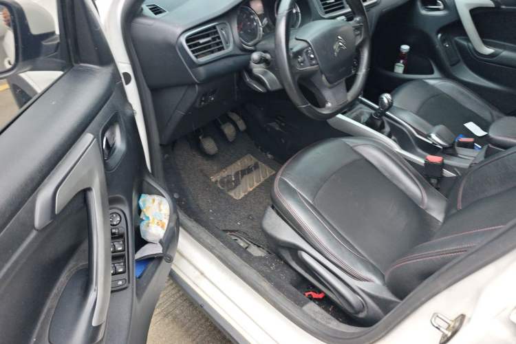 Used Citroen C3-XR 2015 1.6L Manual Pioneer Model Driver Seat