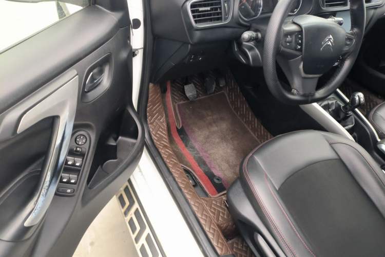 Used Citroen C3-XR 2015 1.6L Manual Pioneer Model Driver Seat