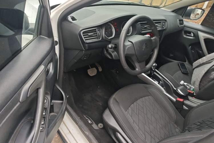 Used Citroen C3-XR 2015 1.6L Automatic Fashion Model Driver Seat