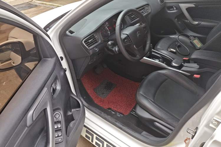 Used Citroen C3-XR 2015 1.6L Automatic Smart Version Driver Seat